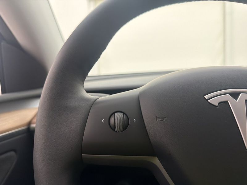 Tesla Model Y bild 20