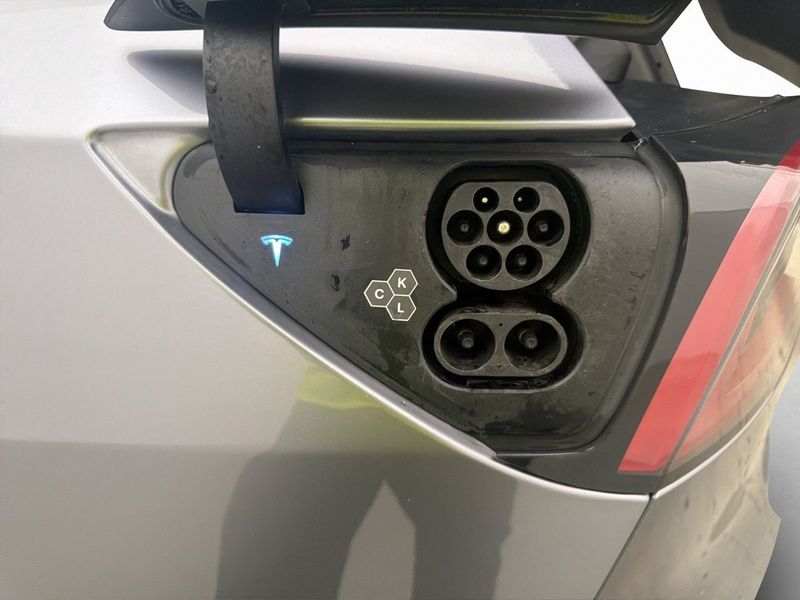 Tesla Model Y bild 32