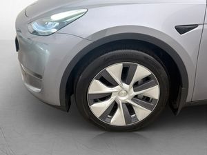 Tesla Model Y bild 33