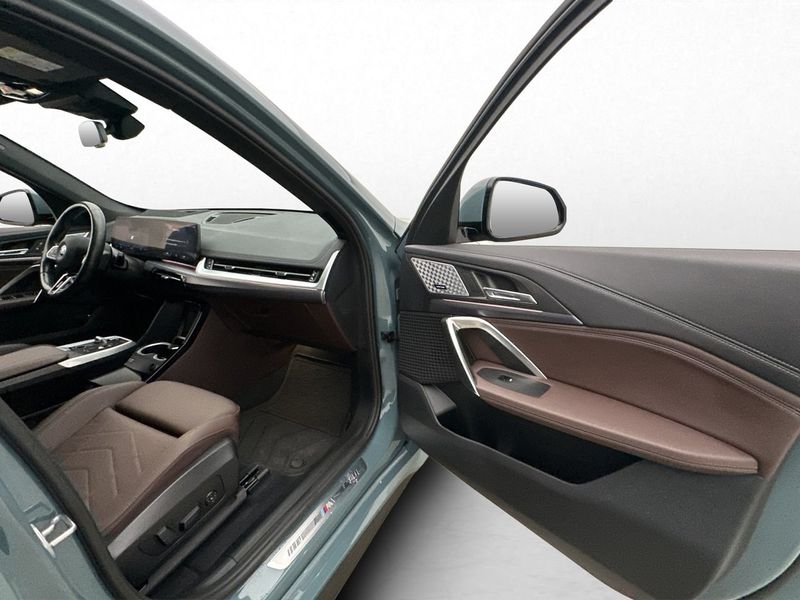 BMW iX1 bild 18