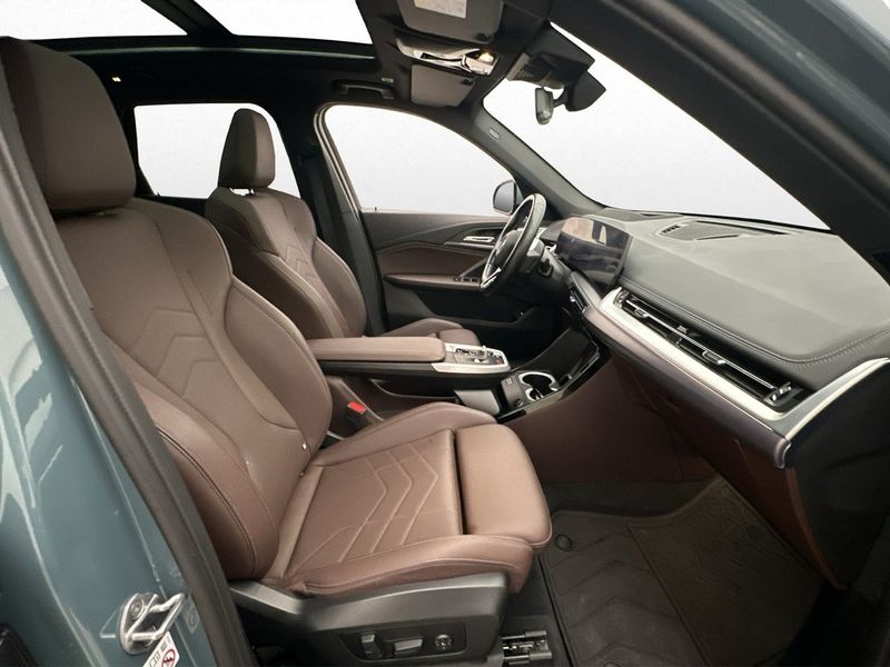 BMW iX1 bild 17