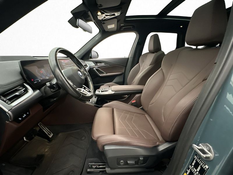 BMW iX1 bild 14