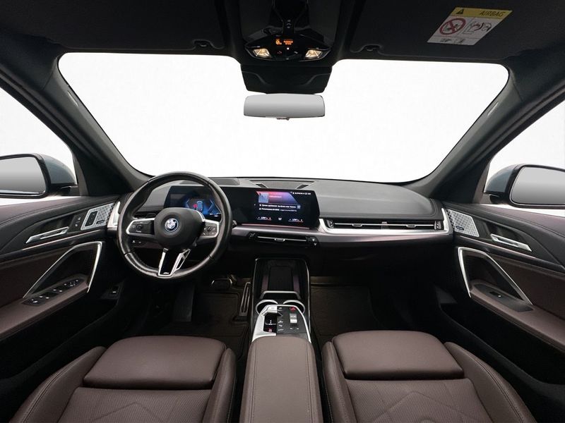 BMW iX1 bild 15