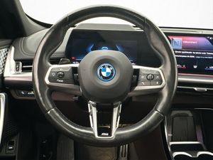 BMW iX1 bild 16