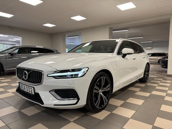 Volvo V60 Recharge T6 AWD Geartronic 350 Hk 360° Kamera Navi drag - 2022