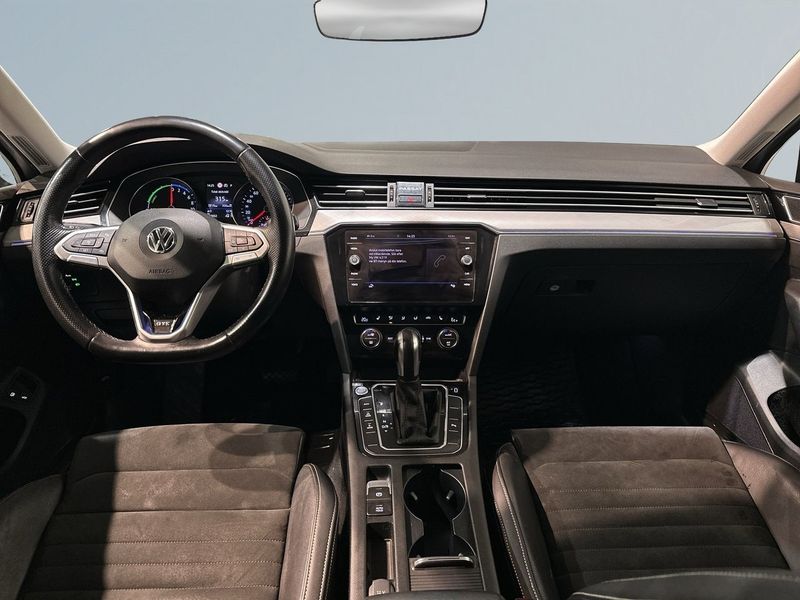 Volkswagen Passat bild 8