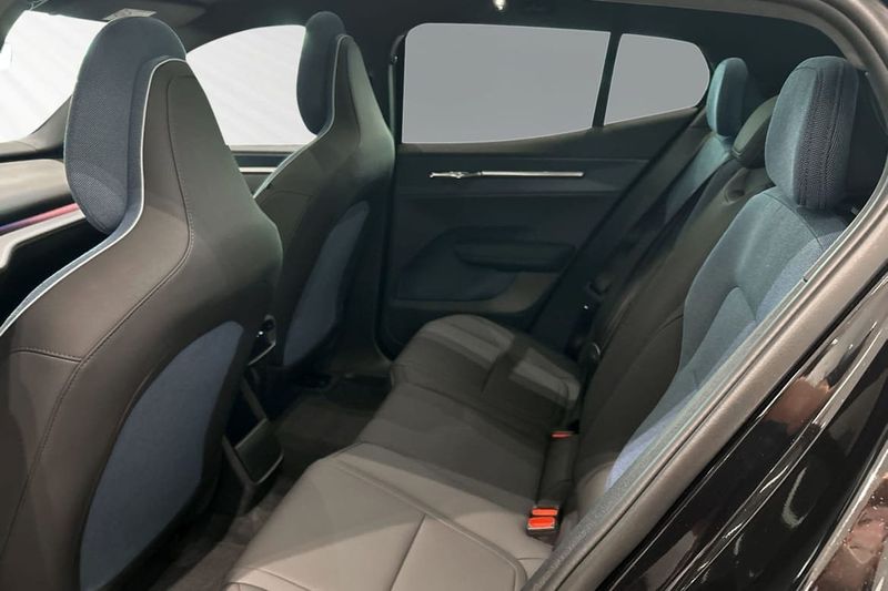 Volvo EX30 bild 8