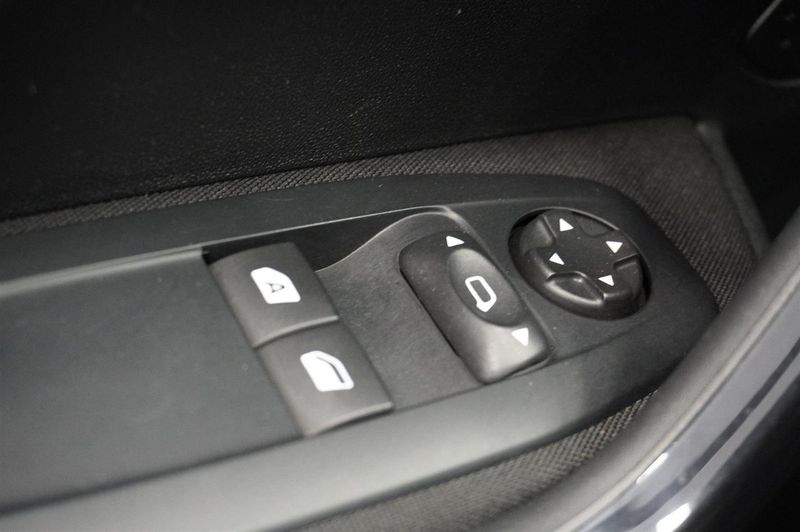 Peugeot 208 bild 10