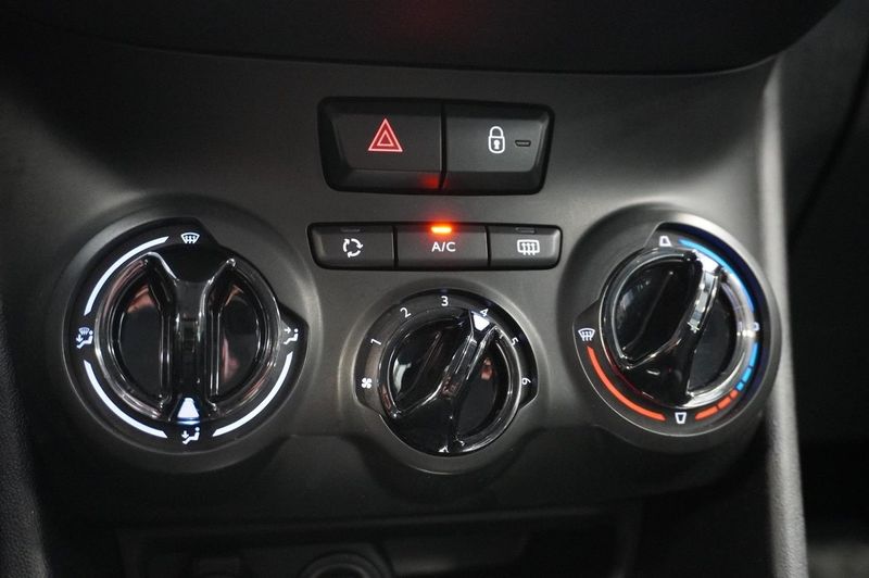 Peugeot 208 bild 16