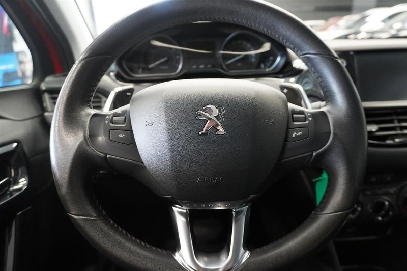 Peugeot 208 bild 11