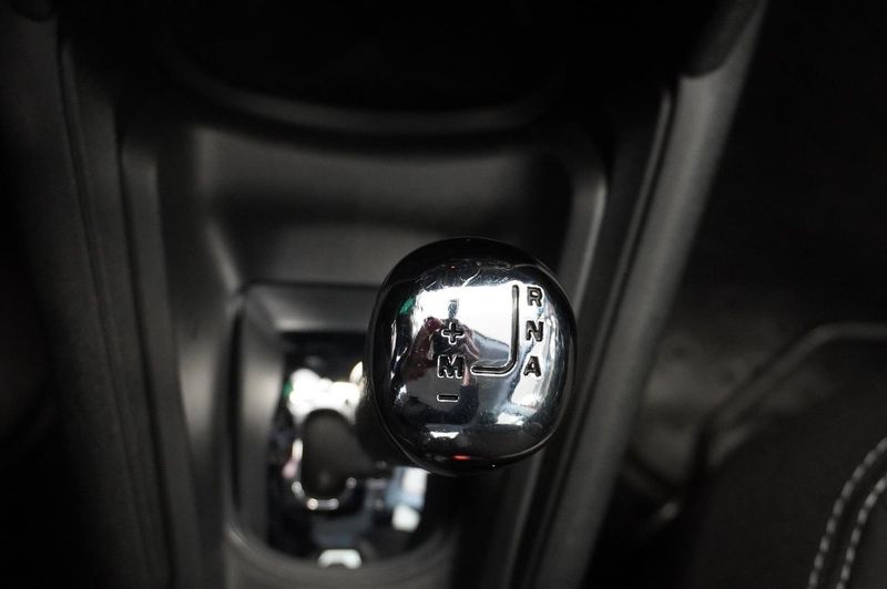 Peugeot 208 bild 17