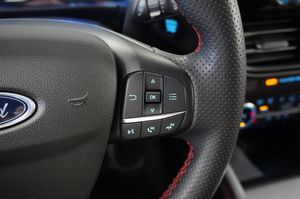Ford Kuga bild 17