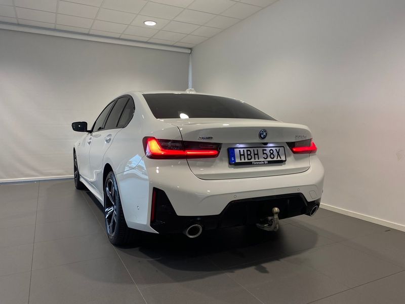 BMW 330 bild 9