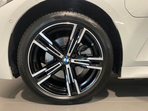 BMW 330 bild 3