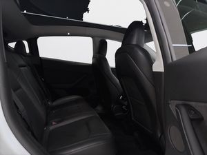 Tesla Model Y bild 10
