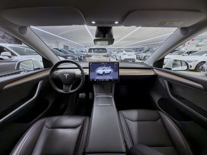 Tesla Model Y bild 11