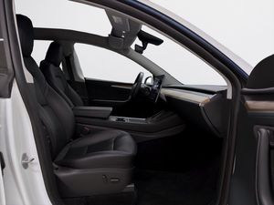 Tesla Model Y bild 18