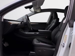 Tesla Model Y bild 11