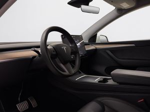 Tesla Model Y bild 9
