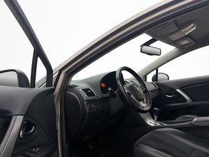 Toyota Avensis bild 11
