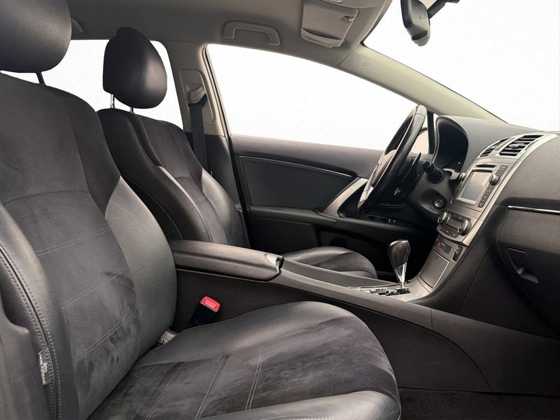 Toyota Avensis bild 26
