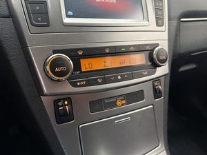 Toyota Avensis bild 23