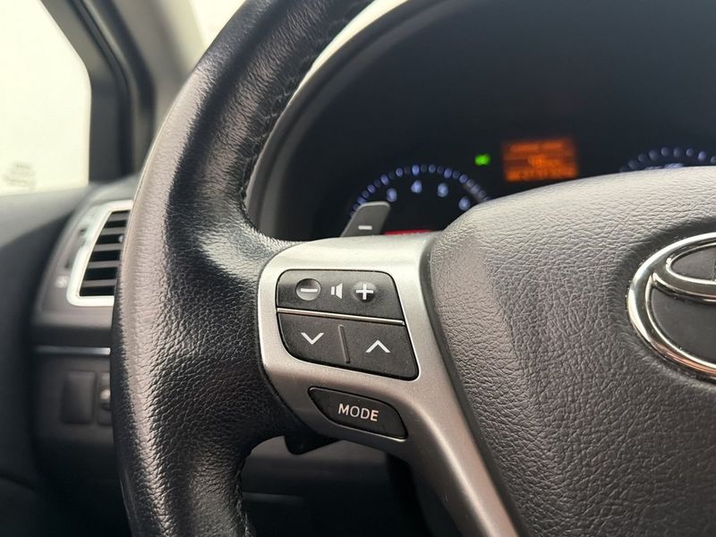 Toyota Avensis bild 16