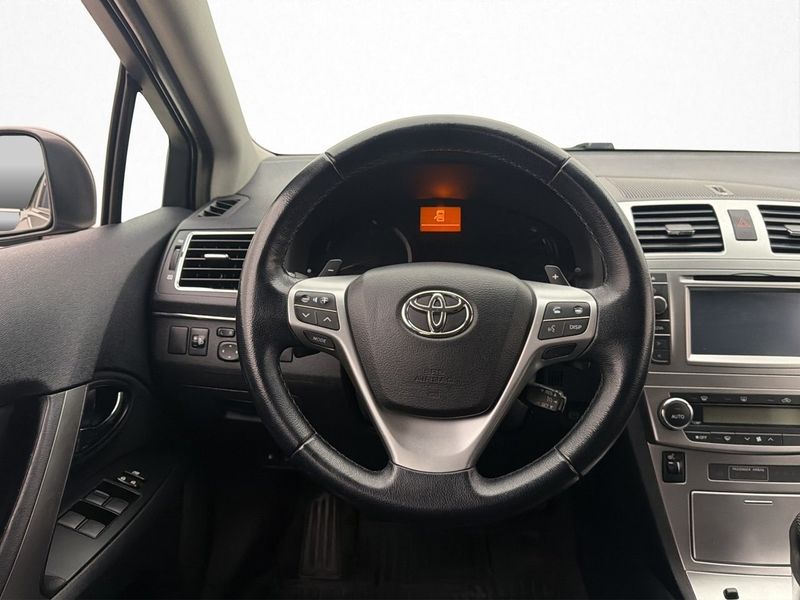 Toyota Avensis bild 14