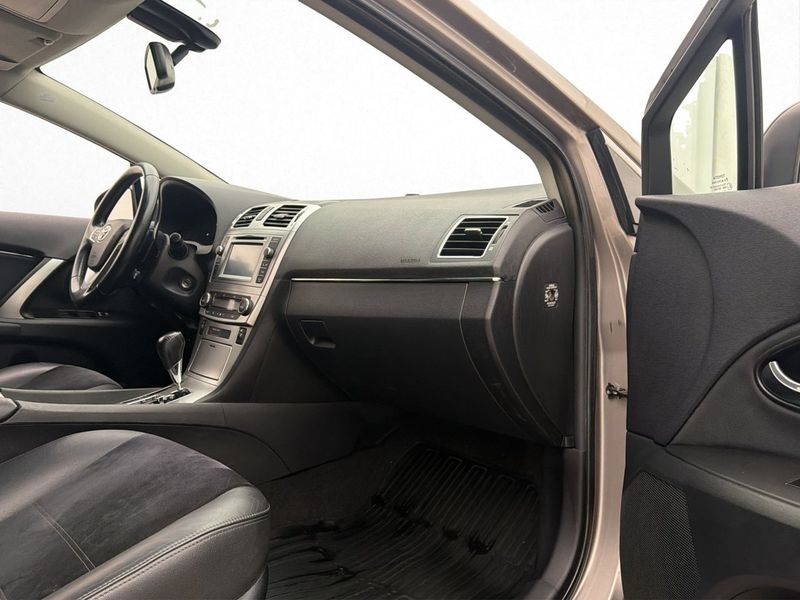 Toyota Avensis bild 27