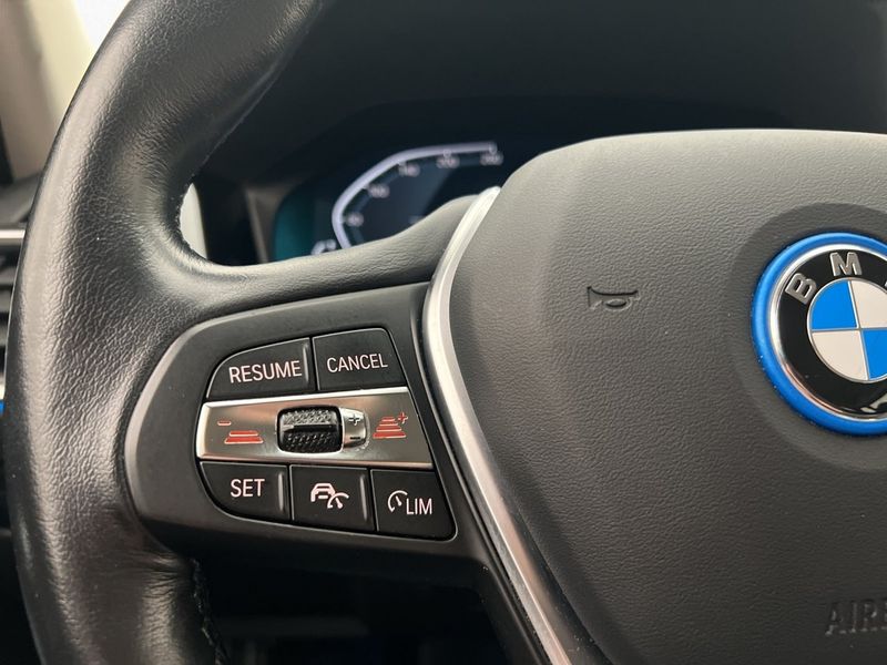 BMW 330 bild 16