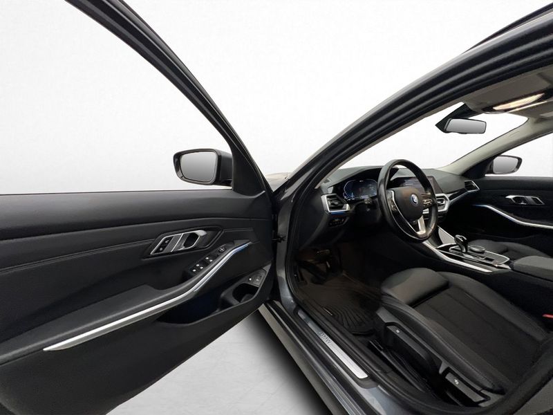 BMW 330 bild 10