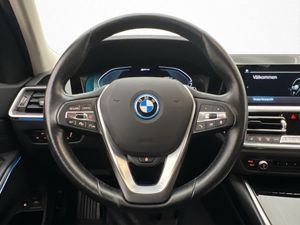 BMW 330 bild 13