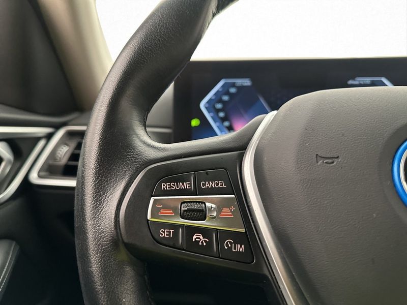 BMW i4 bild 16