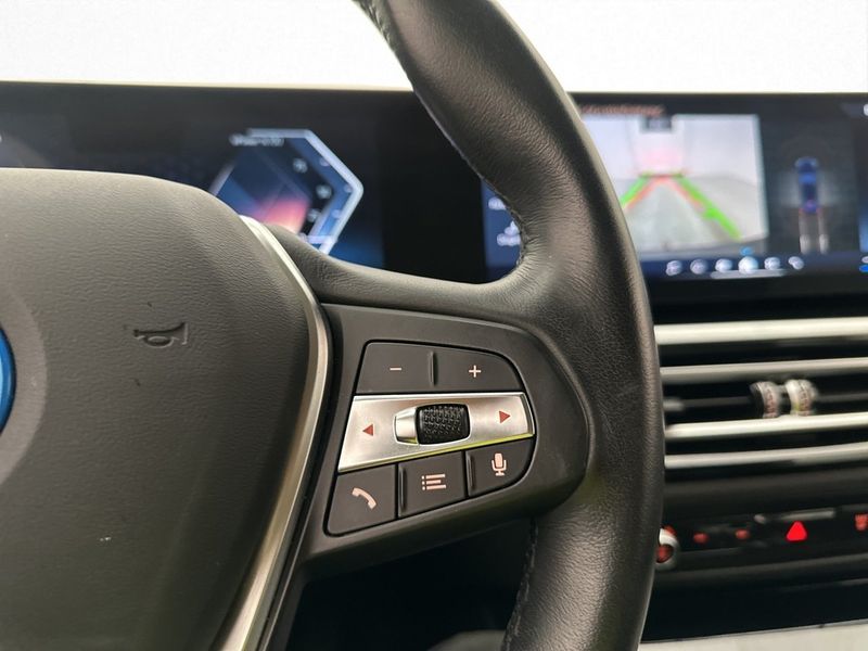 BMW i4 bild 18