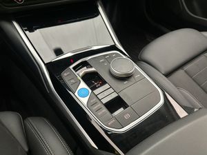 BMW i4 bild 25