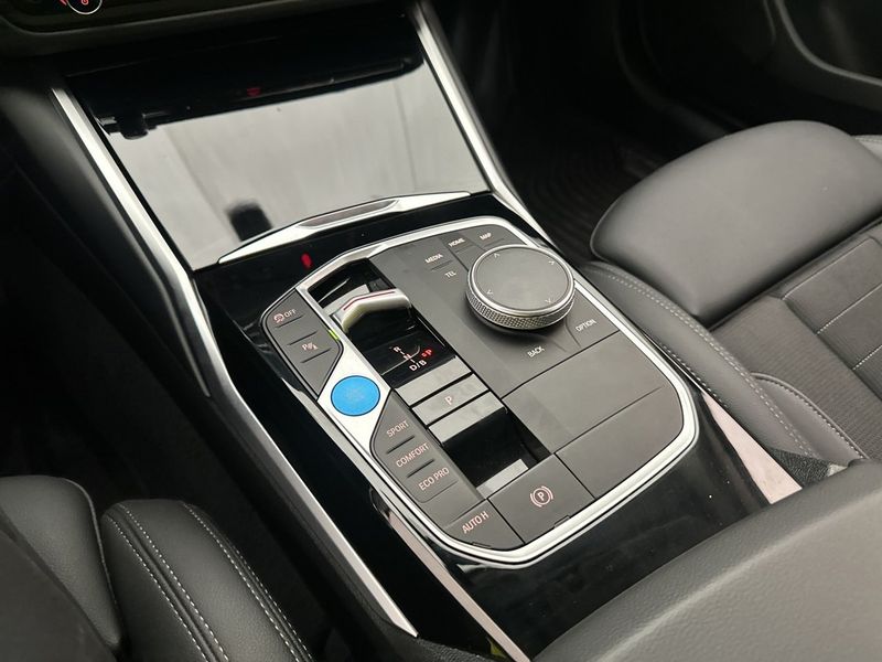 BMW i4 bild 25