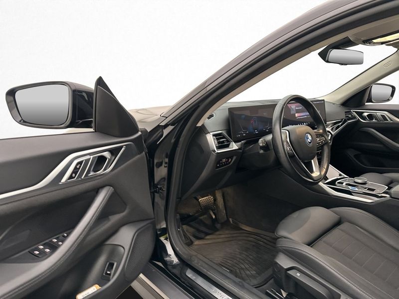 BMW i4 bild 11