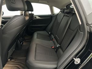 BMW i4 bild 28