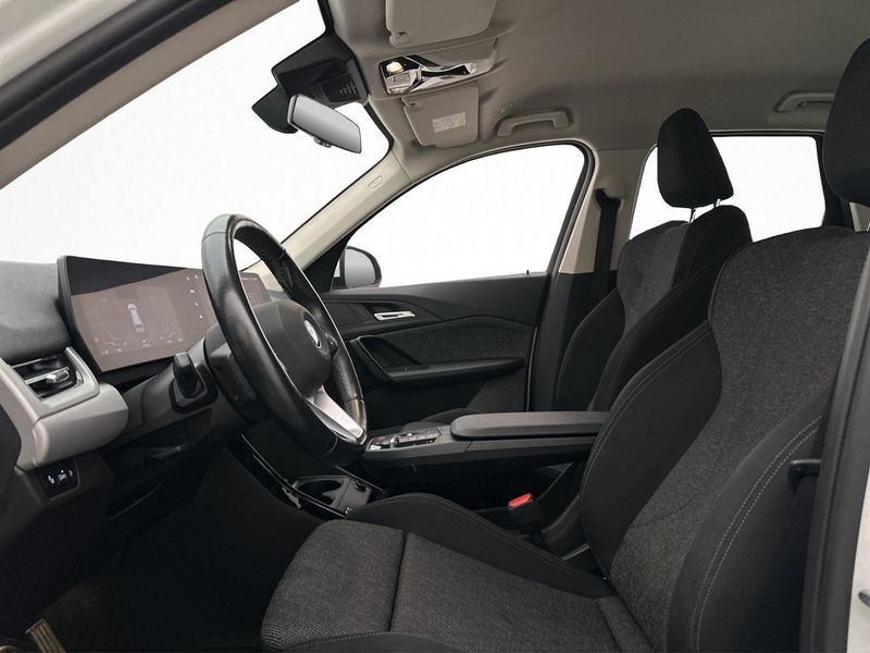 BMW iX1 bild 12