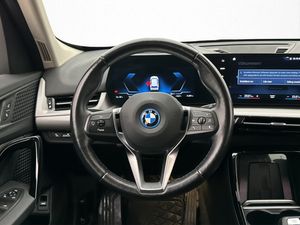 BMW iX1 bild 14