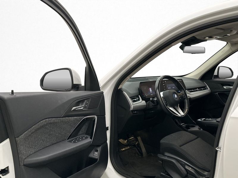 BMW iX1 bild 11