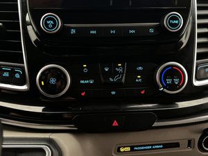 Ford Tourneo Custom bild 21