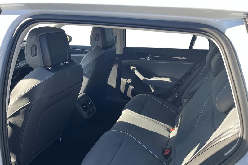 Volkswagen Passat bild 8