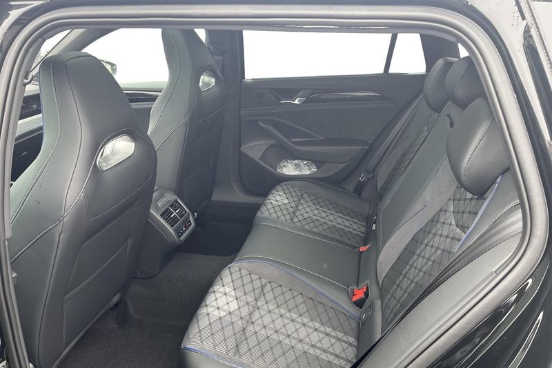 Volkswagen Passat bild 8