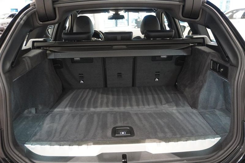 BMW 330 bild 12