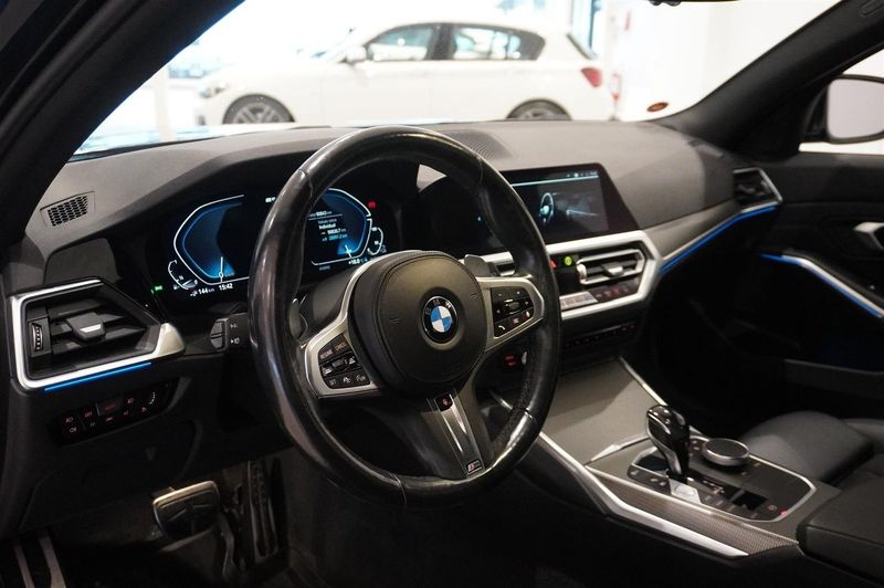 BMW 330 bild 2