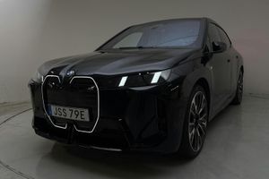 BMW iX bild 1