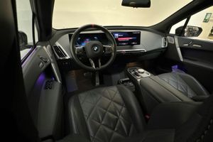 BMW iX bild 19