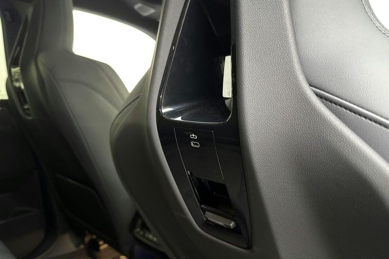BMW iX bild 13