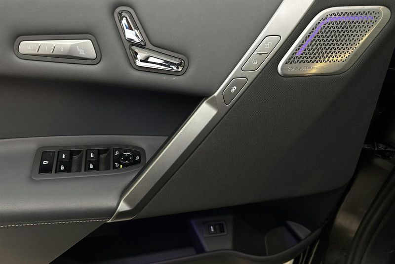 BMW iX bild 16